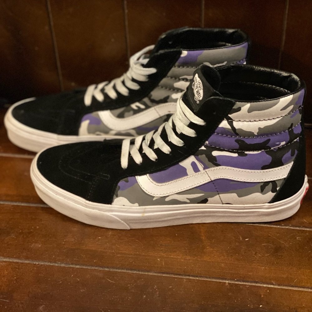 Vans SK8-Hi mens size 11. Pop Camo Black Heliotrope.